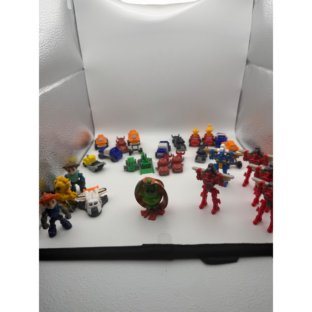Mixed Lot Miniature Toy Figures Robots Vehicles Space Shuttle Plastic Toys 25pc